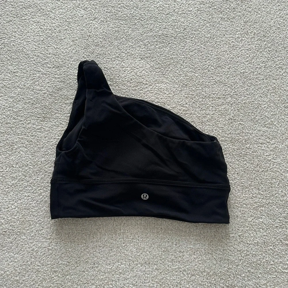 lululemon Align Asymmetrical Bra C/D Cup size 8 in Black